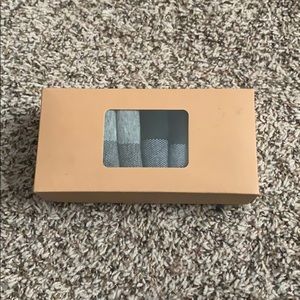 4 Pairs Of Men’s Dress No Show Socks. Multicolored